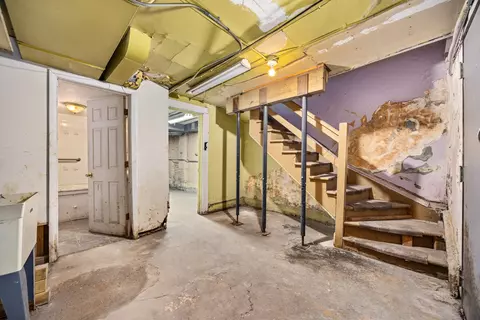 Entry Way - 824 E 48th St, Chicago, IL 60615 photo 3 of 3
