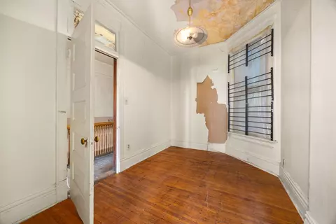 Bedroom - 824 E 48th St, Chicago, IL 60615 photo 2 of 4