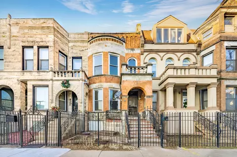 824 E 48th St, Chicago, IL 60615