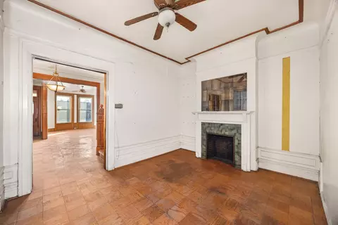 Living - 824 E 48th St, Chicago, IL 60615 photo 7 of 10