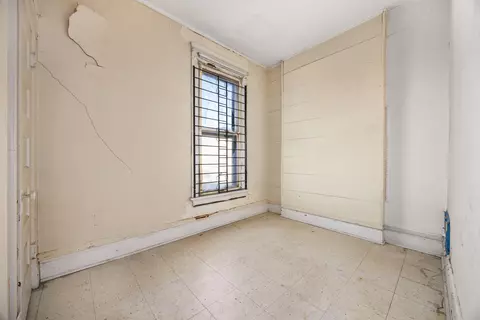 Bedroom - 824 E 48th St, Chicago, IL 60615 photo 4 of 4