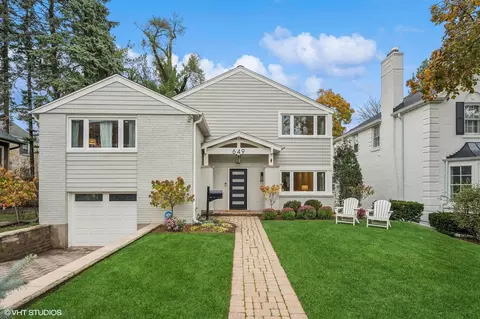 649 Kenilworth Ter, Kenilworth, IL 60043