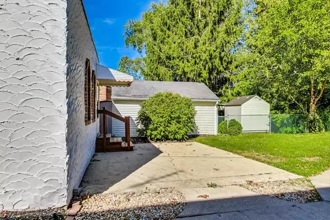 Exterior - 478 Rose Ave, Des Plaines, IL 60016 photo 5 of 6