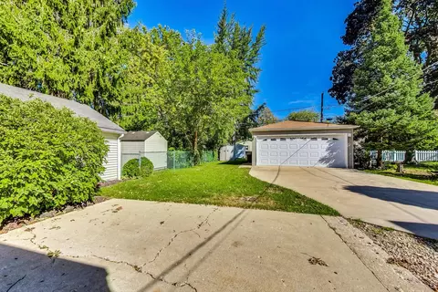 Exterior - 478 Rose Ave, Des Plaines, IL 60016 photo 4 of 6