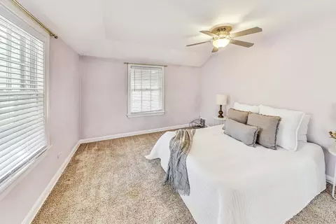 Bedroom - 478 Rose Ave, Des Plaines, IL 60016 photo 2 of 4