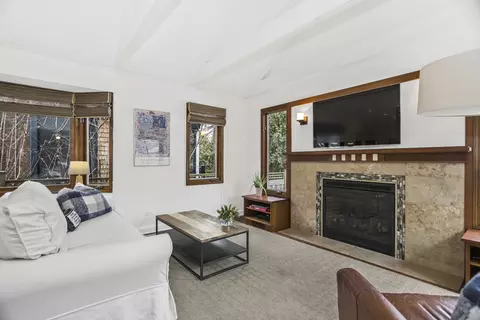 Living - 2303 Harrison St, Evanston, IL 60201 photo 3 of 3