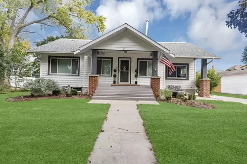 21 Mckinley Ave, Geneva, IL 60134