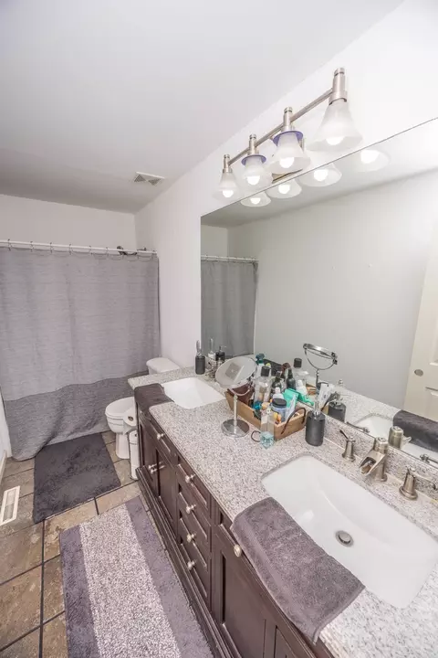Bath - 2222 Timber Trl, Plainfield, IL 60586 photo 2 of 2