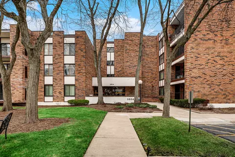 3504 Lakeview Dr #105, Hazel Crest, IL 60429 photo 2