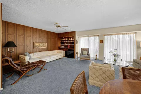 3504 Lakeview Dr #105, Hazel Crest, IL 60429 photo 3