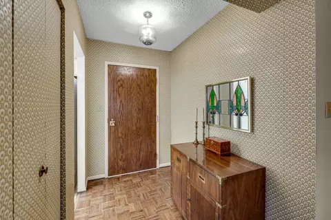 3504 Lakeview Dr #105, Hazel Crest, IL 60429 photo 9