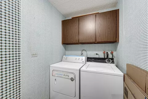 3504 Lakeview Dr #105, Hazel Crest, IL 60429 photo 10