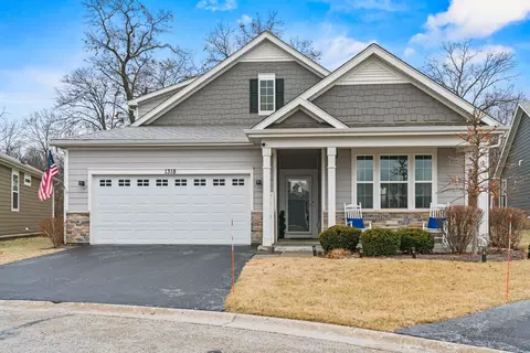 1318 Redtail Ln, Woodstock, IL 60098