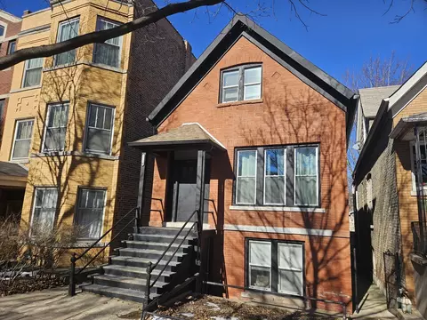 2124 W Thomas St, Chicago, IL 60622