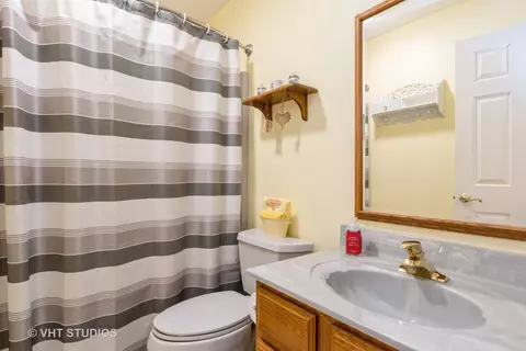 524 Shagbark Dr, Elgin, IL 60123 photo 14