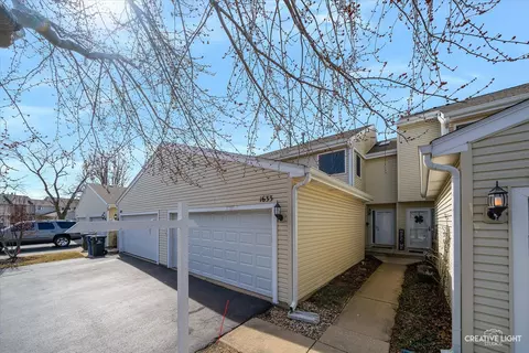 1633 Hilton Head Dr, Naperville, IL 60563