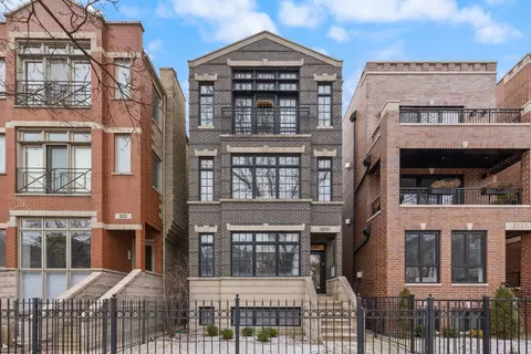 3231 N Racine Ave #2, Chicago, IL 60657