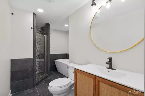 Bath - 3631 Harborside Way, Elgin, IL 60124 photo 4 of 4