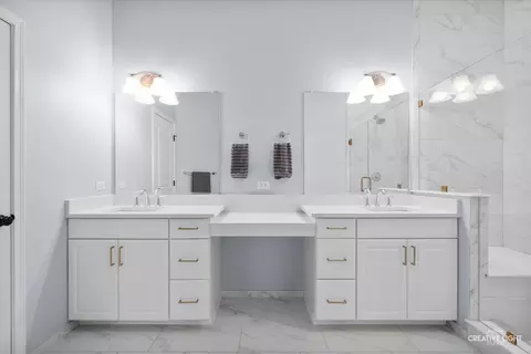 Bath - 3631 Harborside Way, Elgin, IL 60124 photo 1 of 4