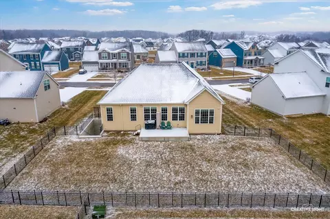 View/Area - 3631 Harborside Way, Elgin, IL 60124 photo 2 of 7