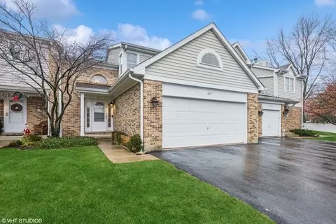 877 N Cove Dr, Palatine, IL 60067