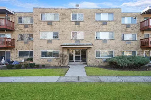 712 Dempster St #207, Mount Prospect, IL 60056