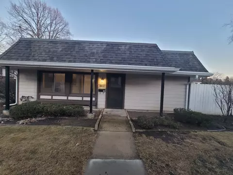1129 Court B Ct, Hanover Park, IL 60133