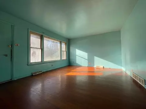 2122 W 68th Pl, Chicago, IL 60636 photo 2