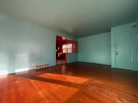2122 W 68th Pl, Chicago, IL 60636 photo 3