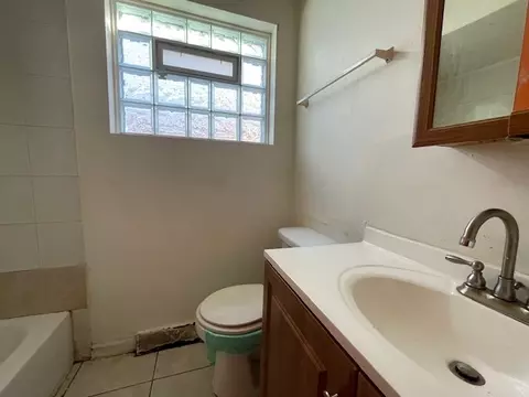 2122 W 68th Pl, Chicago, IL 60636 photo 8