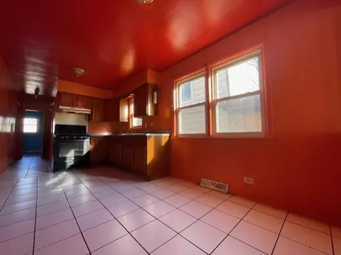 2122 W 68th Pl, Chicago, IL 60636 photo 4