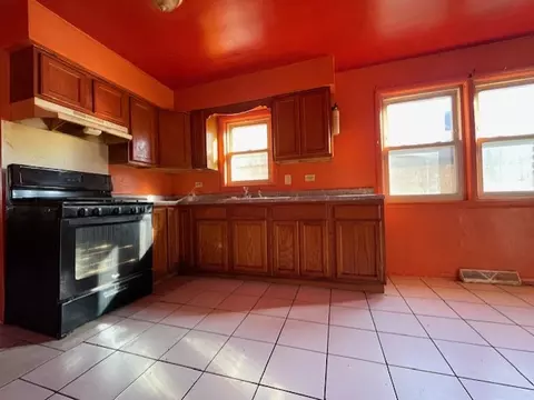 2122 W 68th Pl, Chicago, IL 60636 photo 5