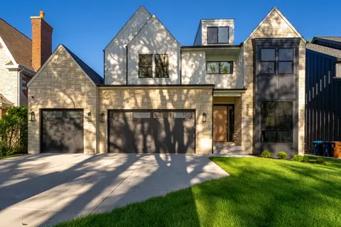 164 N Geneva St, Elmhurst, IL 60126