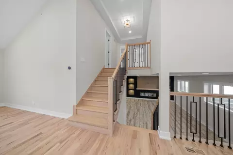 Entry Way - 8620 S 77 Ct, Bridgeview, IL 60455 photo 2 of 3