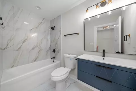 Bath - 8620 S 77 Ct, Bridgeview, IL 60455 photo 3 of 3