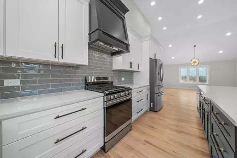 Kitchen - 8620 S 77 Ct, Bridgeview, IL 60455 photo 4 of 4