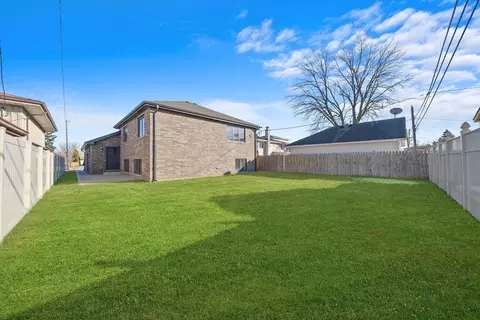 Exterior - 8620 S 77 Ct, Bridgeview, IL 60455 photo 2 of 3