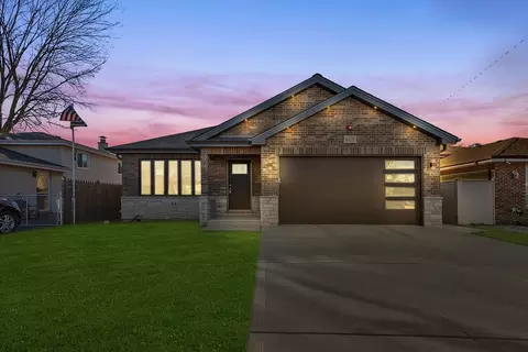 Exterior - 8620 S 77 Ct, Bridgeview, IL 60455 photo 3 of 3