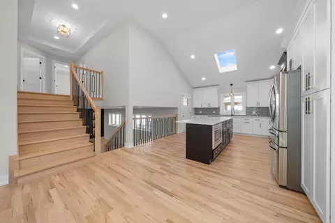 Entry Way - 8620 S 77 Ct, Bridgeview, IL 60455 photo 3 of 3