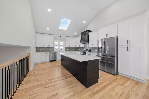 Kitchen - 8620 S 77 Ct, Bridgeview, IL 60455 photo 3 of 4