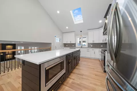 Kitchen - 8620 S 77 Ct, Bridgeview, IL 60455 photo 2 of 4