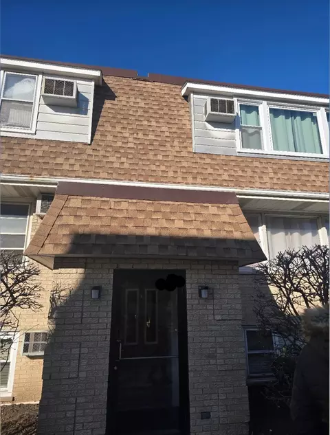 9907 W 58th St #4, Countryside, IL 60525