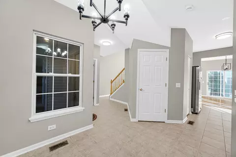 Entry Way - 126 Bay Dr, Itasca, IL 60143 photo 1 of 2