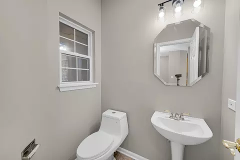 Bath - 126 Bay Dr, Itasca, IL 60143 photo 1 of 4