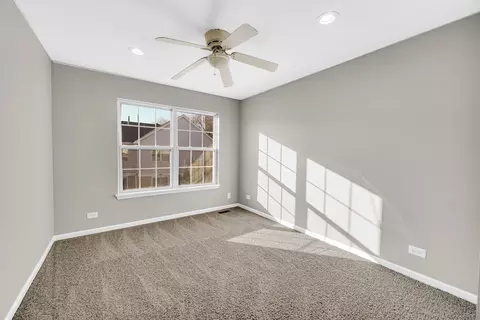 Bedroom - 126 Bay Dr, Itasca, IL 60143 photo 2 of 2
