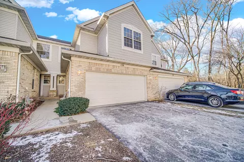 126 Bay Dr, Itasca, IL 60143