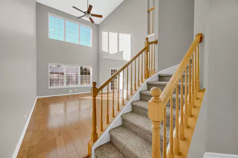 Living - 126 Bay Dr, Itasca, IL 60143 photo 4 of 5