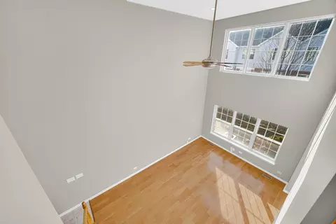 Living - 126 Bay Dr, Itasca, IL 60143 photo 3 of 5