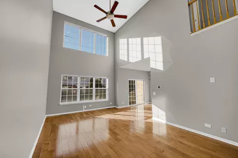 Living - 126 Bay Dr, Itasca, IL 60143 photo 1 of 5