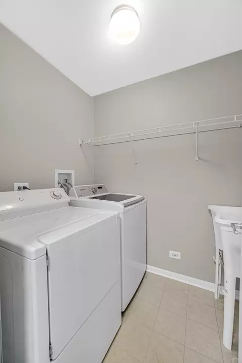 Other - 126 Bay Dr, Itasca, IL 60143 photo 4 of 11